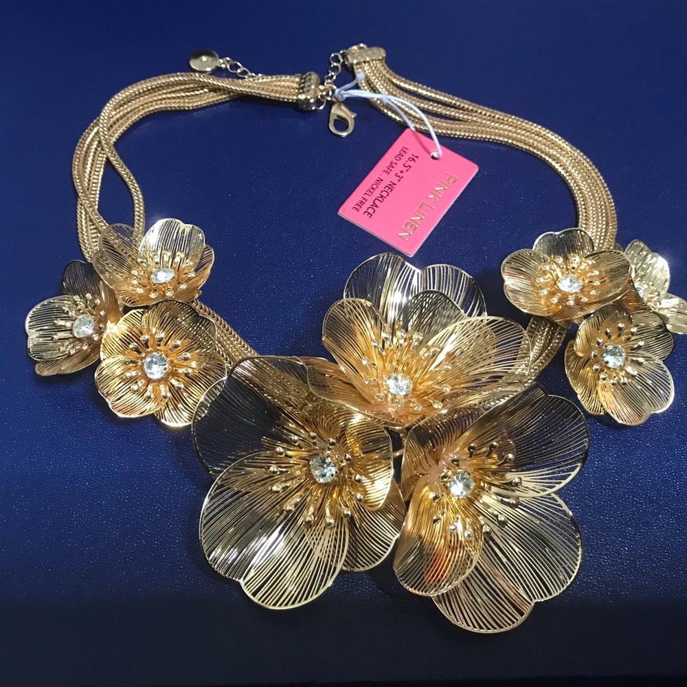 Pink linen 3-D flower gold necklace